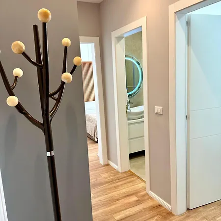 Golden Apartment
